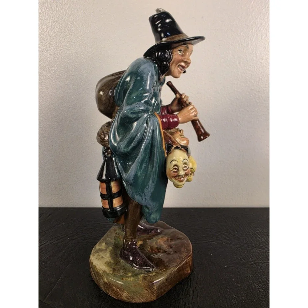 Vintage Royal Doulton HN 2103 